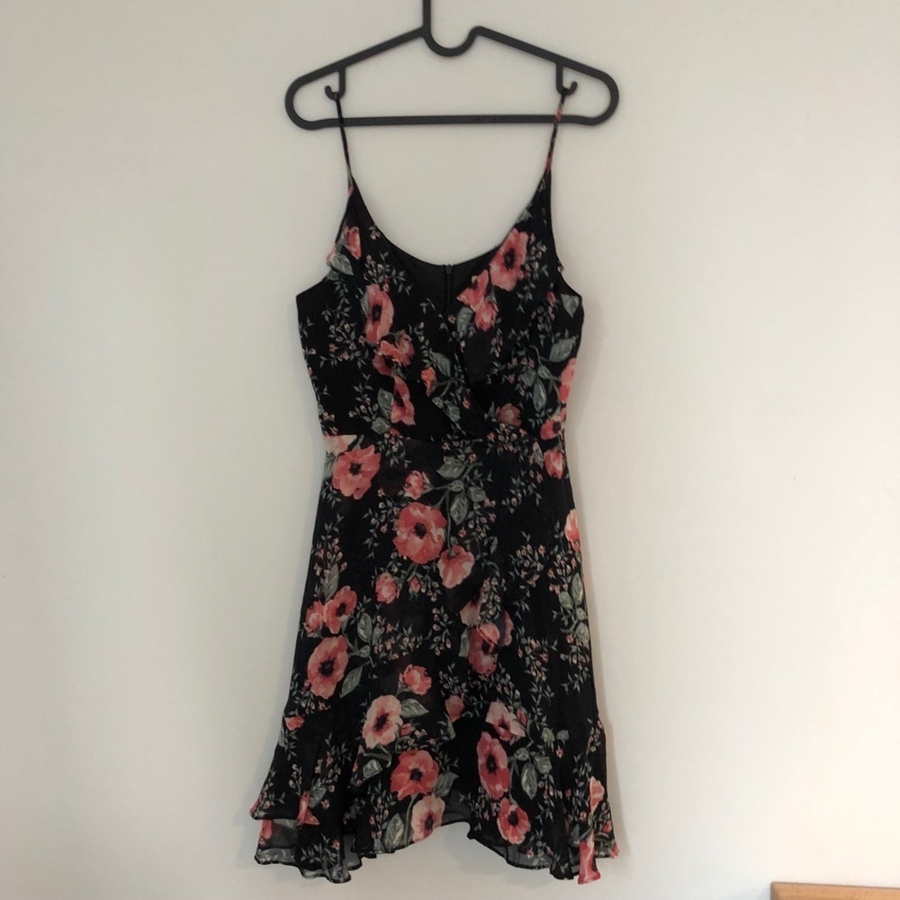 Black Swan Dress with Roses XS - Picture 2 of 10